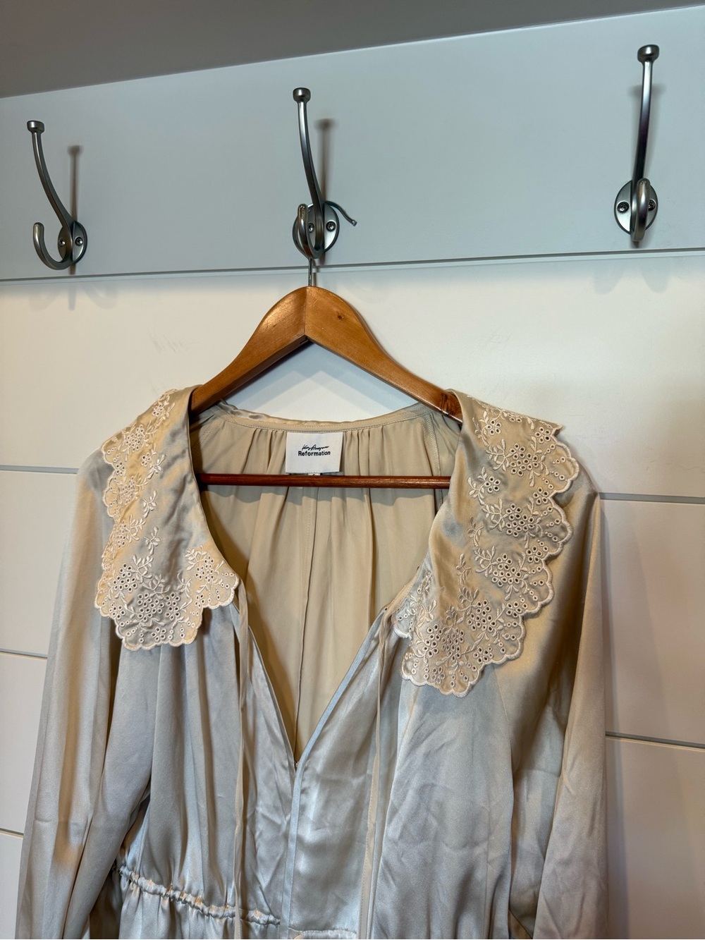 Reformation x Kacey Musgraves Lillie Eyelet Champagne Silk Blouse Small - Picture 5 of 9